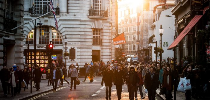 EY: Consumer Spending Will Fall in 2017 Shopping - London