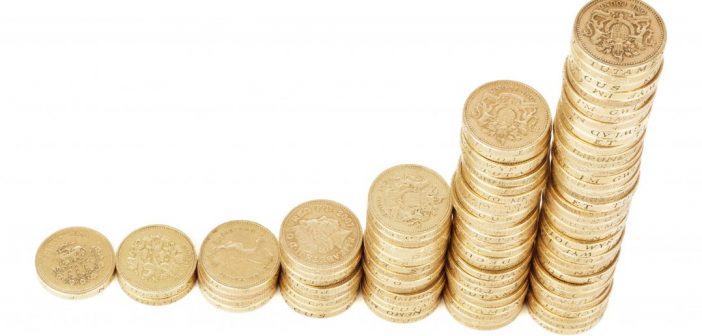 UK Savings Down, Spending Down UK Savings Down, Spending Down